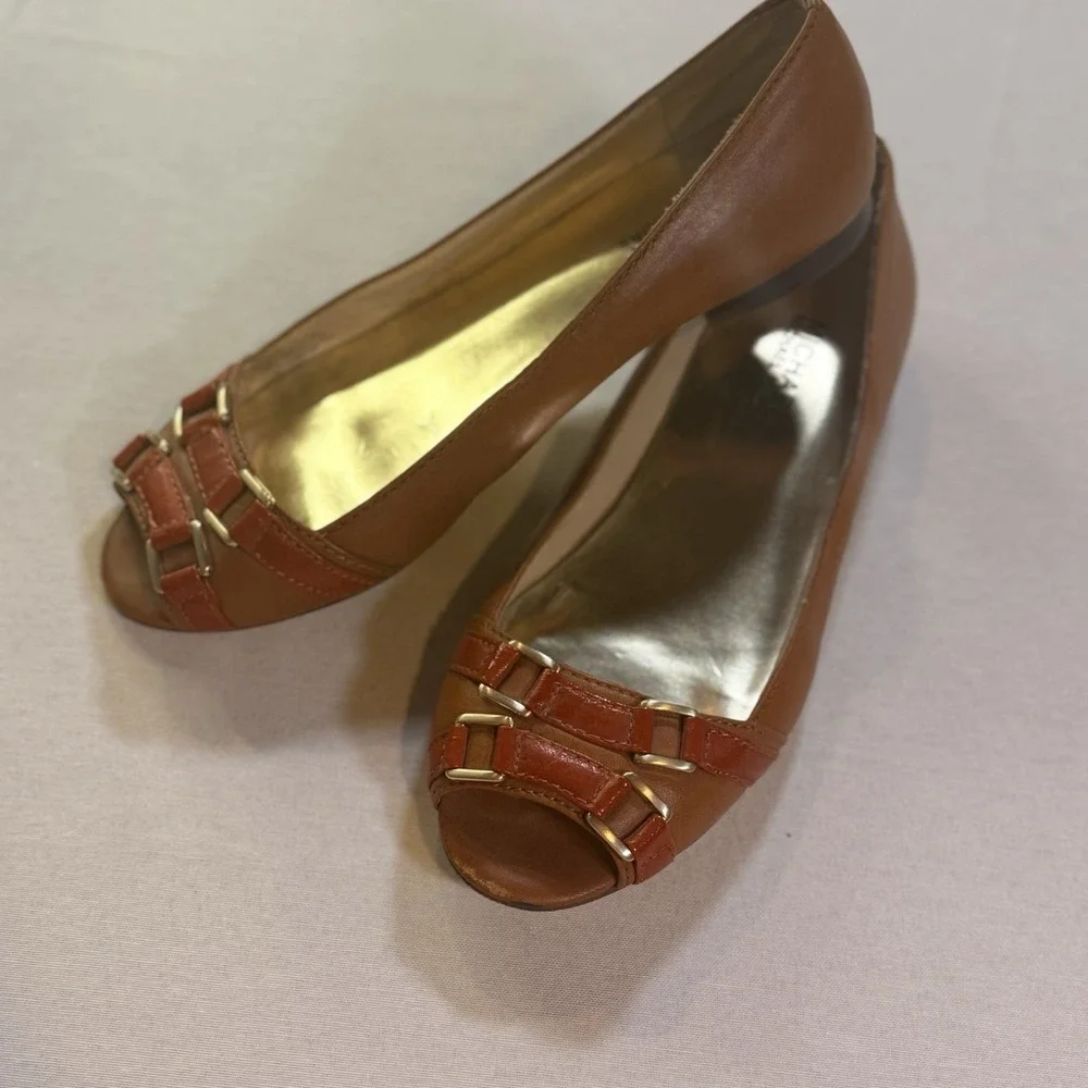 Michael Kors Open-Toe Ballerina Flat 8M Leather Quiet Luxury Preppy Office Brown